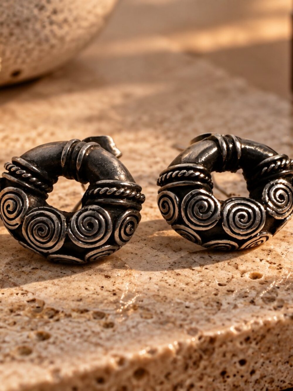 Vintage 925 Sterling Silver Chunky Swirl Rope Textured Huggie Post Earrings